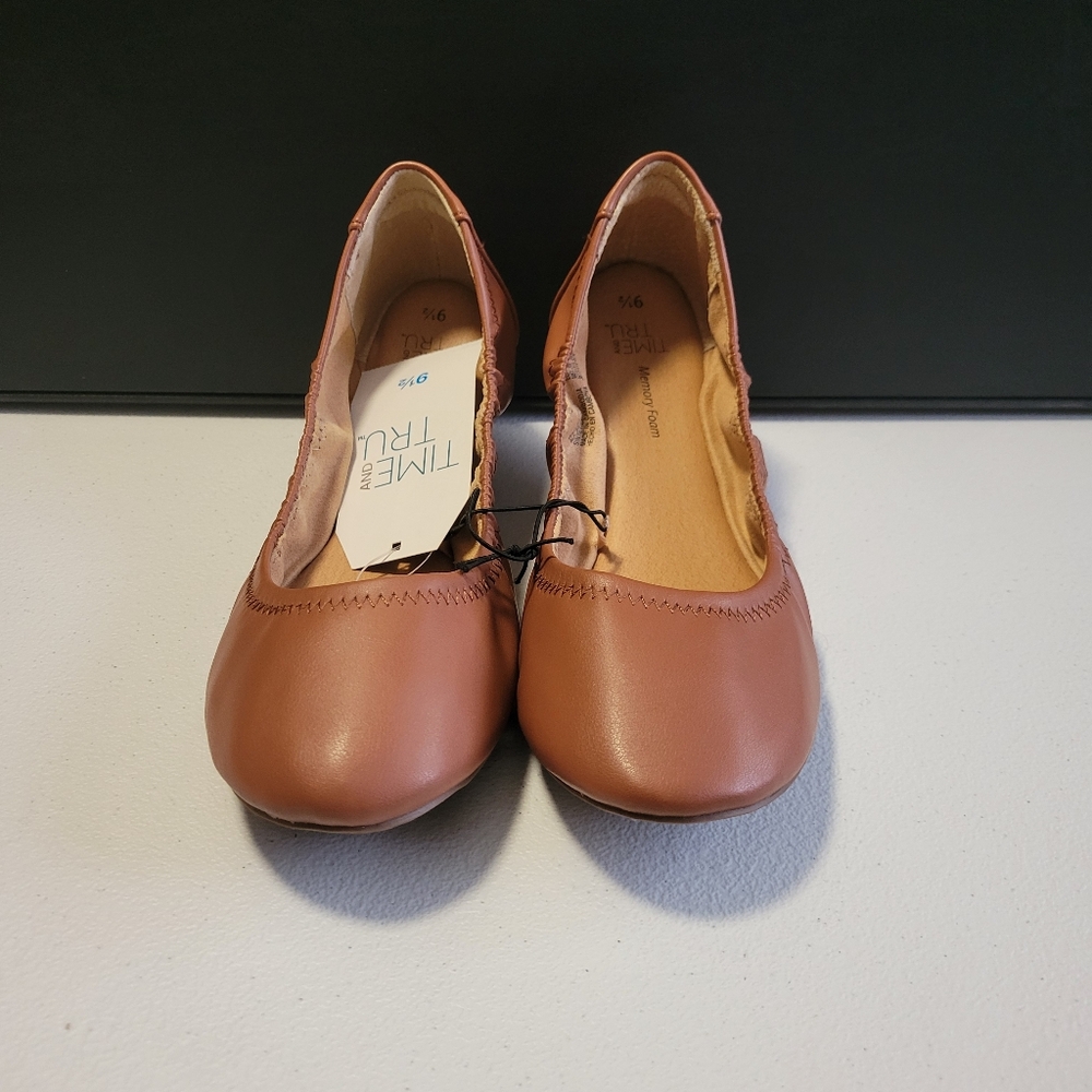 Time and Tru Women's Brown Ballet Flats 3